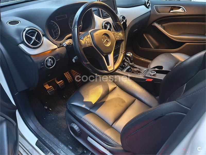 Usado Mercedes B180 122 CV (89 kW) 2012 Blanco Monovolumen