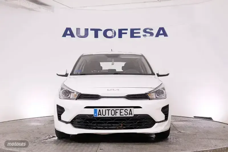 Usado Kia Rio 100 CV (73 kW) 2022 Blanco