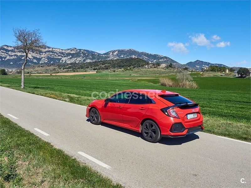 Usado Honda Civic Elegance 129 CV (94 kW) 2019 Rojo Berlina