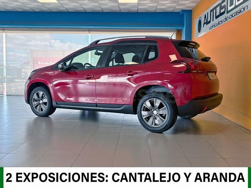 Usado Peugeot 2008 Style 100 CV (73 kW) 2018 Granate SUV
