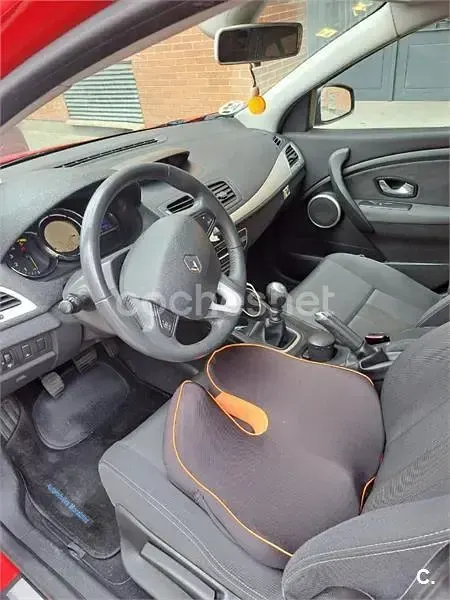 Usado Renault Mégane 105 CV (77 kW) 2009 Rojo Berlina