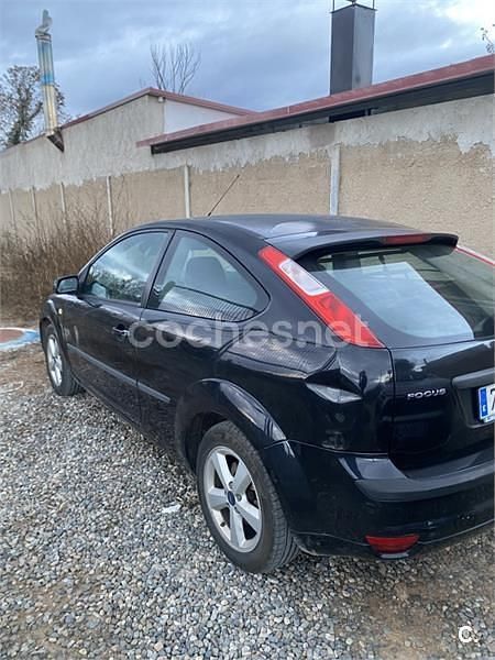 Negro Usado 2005 Ford Focus Sport Berlina | 2400 € (Precio justo) - Imagen 1/4