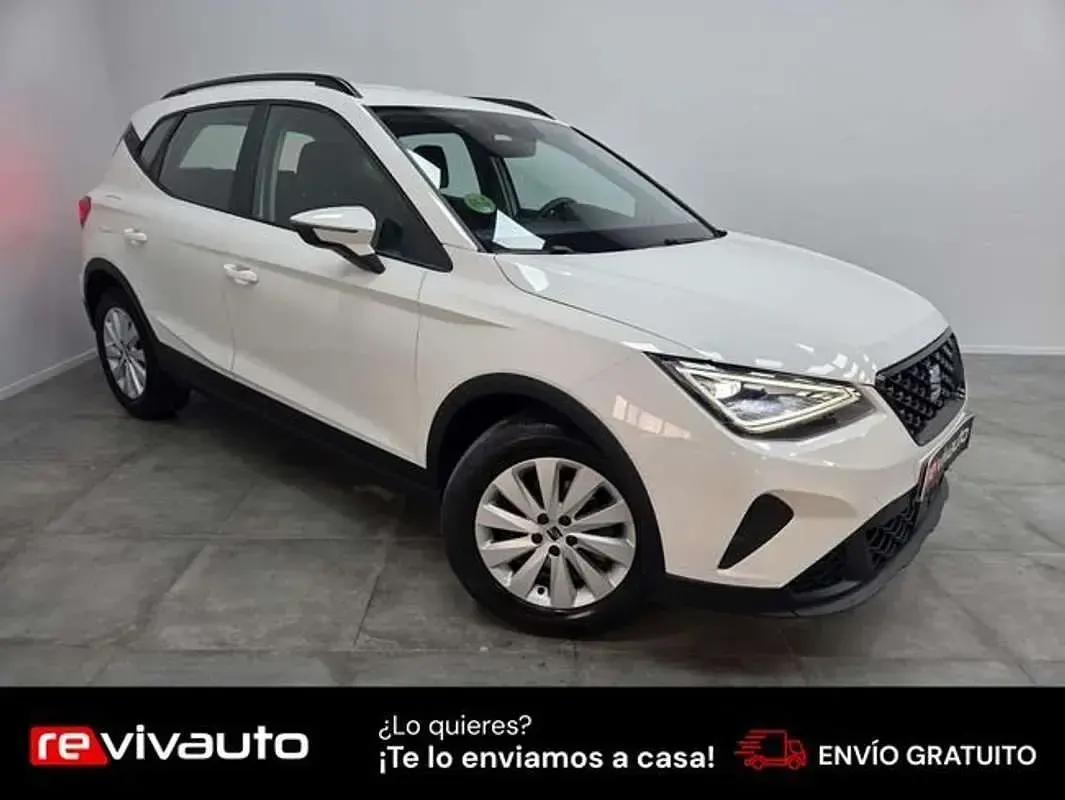 Usado Seat Arona Style Plus 110 CV (80 kW) 2022 Blanco SUV