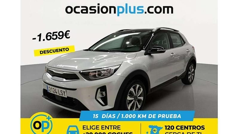 Usado Kia Stonic 120 CV (88 kW) 2021 Plateado SUV
