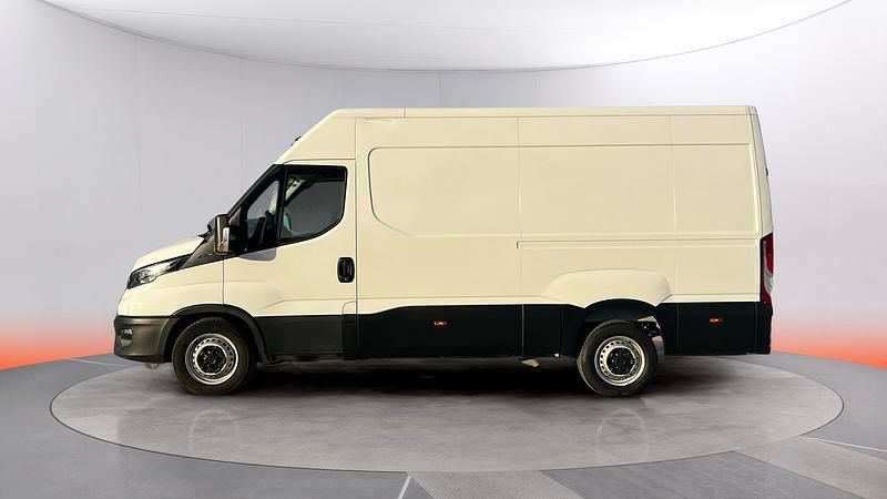 Usado Iveco Daily 156 CV (114 kW) 2023 Blanco