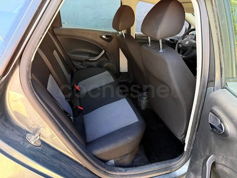 Usado Seat Ibiza ST Reference 90 CV (66 kW) 2016 Gris / plata Familiar