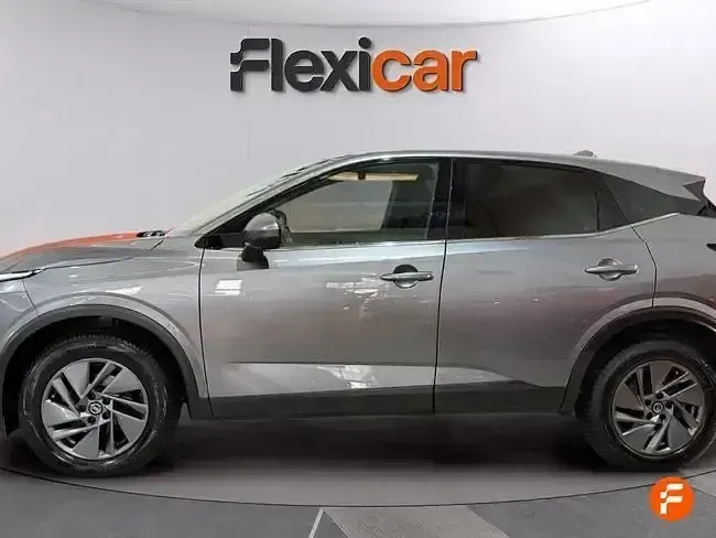 Usado Nissan Qashqai Acenta 140 CV (102 kW) 2021 Gris SUV