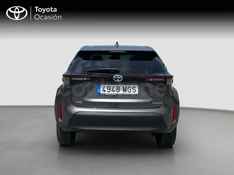 Usado Toyota Yaris Cross Style 116 CV (85 kW) 2023 Gris / plata SUV