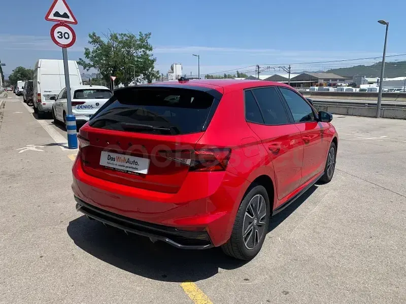 Usado Skoda Fabia Monte Carlo 110 CV (80 kW) 2022 Rojo Utilitario