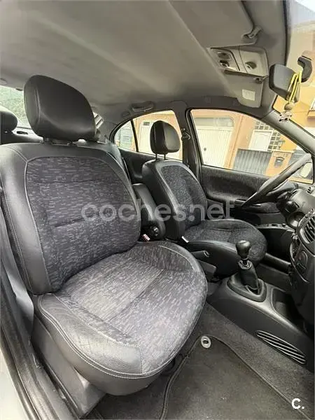 Usado Renault Mégane II 80 CV (58 kW) 2002 Gris / plata Berlina