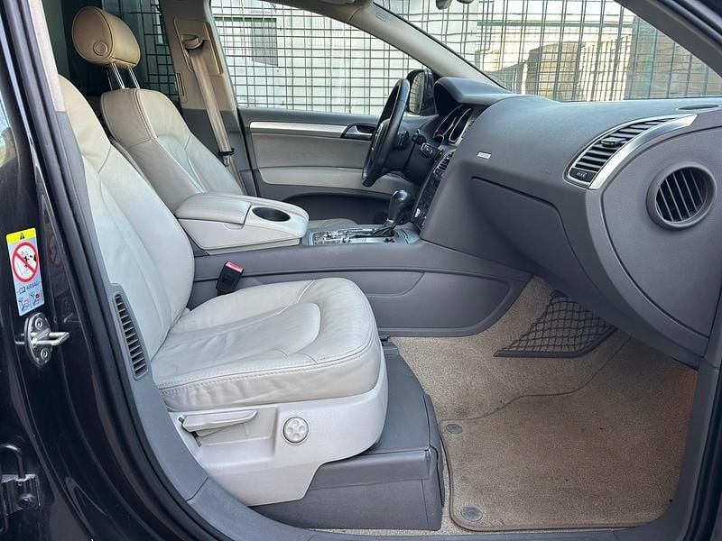 Usado Audi Q7 Advanced 240 CV (176 kW) 2006 Gris oscuro SUV