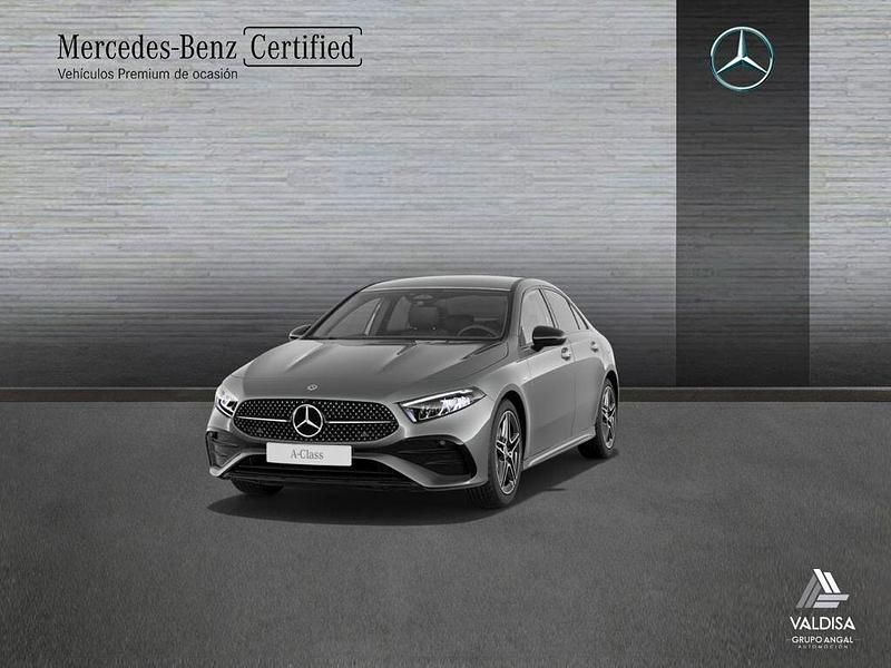 Gris Usado 2025 Mercedes A250 AMG line Berlina | 38.700 € (Precio justo) - Imagen 1/4