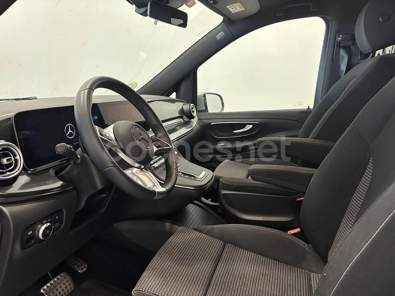 Usado Mercedes V250 Avantgarde 190 CV (139 kW) 2024 Gris / plata Monovolumen