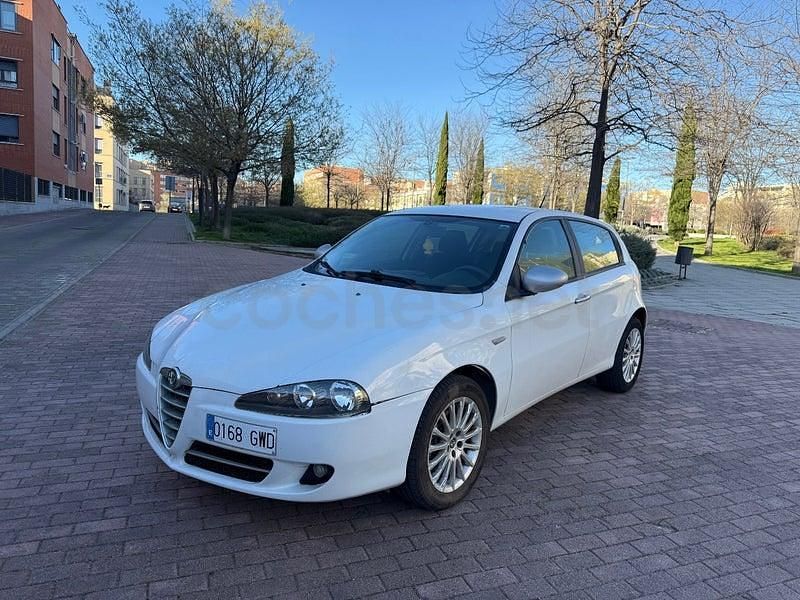 Usado Alfa Romeo 147 Distinctive 120 CV (88 kW) 2010 Blanco Utilitario