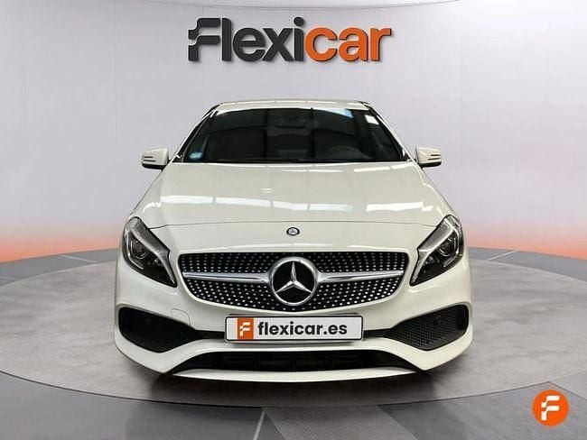 Usado Mercedes A200 AMG line 136 CV (100 kW) 2016 Blanco Berlina
