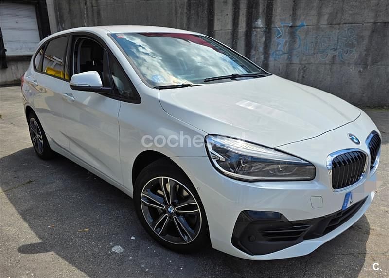 Usado BMW 225 Active Tourer iPerformance 224 CV (164 kW) 2019 Blanco Monovolumen