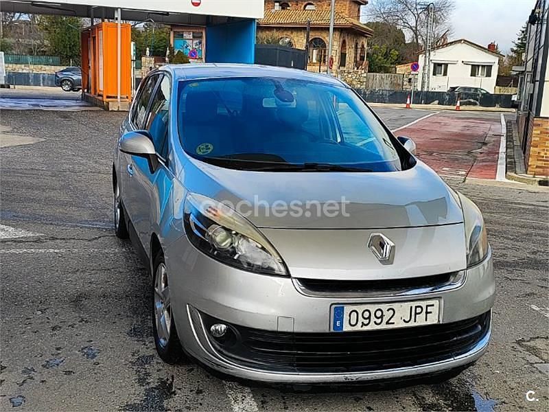 Usado Renault Scénic III Dynamique 110 CV (80 kW) 2012 Gris / plata Monovolumen