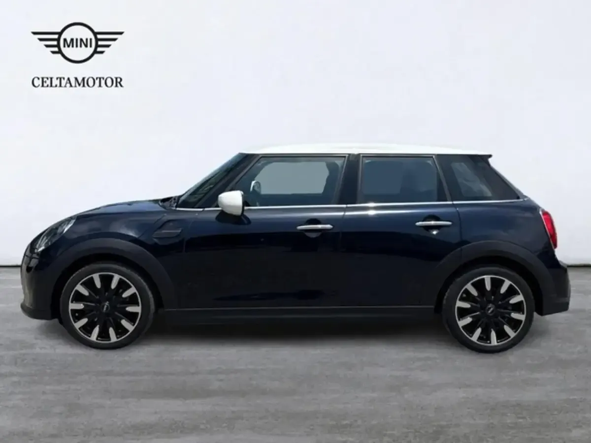 Usado Mini Cooper 136 CV (100 kW) 2023 Enigmatic black metalizada Utilitario
