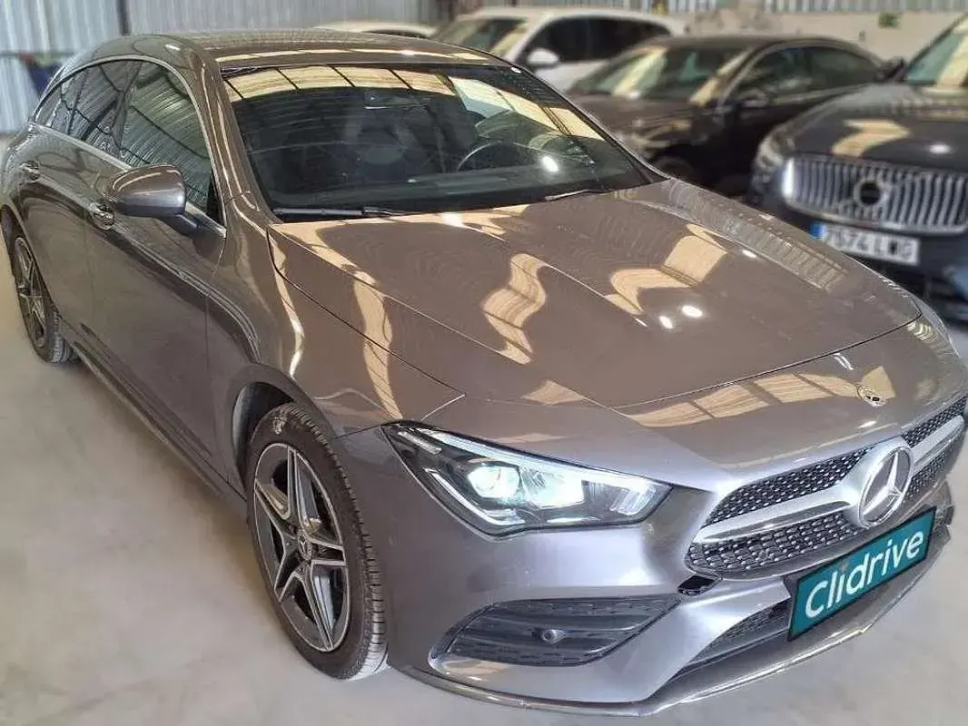 Usado Mercedes CLA250e Shooting Brake 218 CV (160 kW) 2022 Gris / plata Familiar