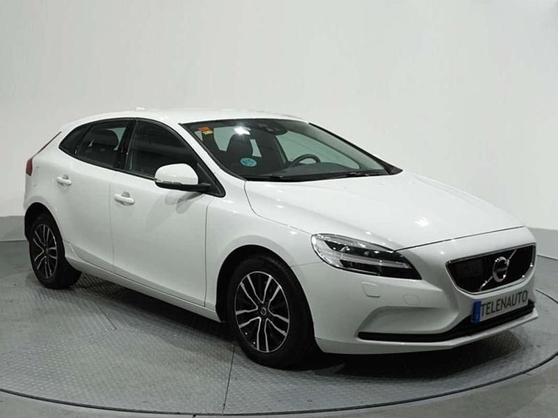 Blanco Usado 2018 Volvo V40 Familiar | 14.300 € (Precio justo) - Imagen 1/4