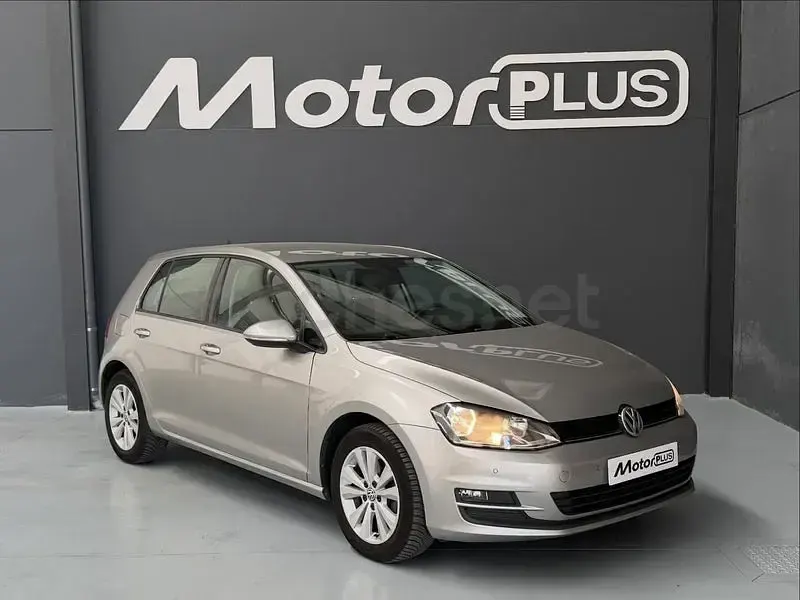 Usado VW Golf VII Advance 115 CV (84 kW) 2017 Gris / plata Berlina