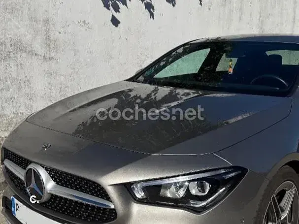Usado Mercedes CLA180 136 CV (100 kW) 2020 Gris / plata Coupe
