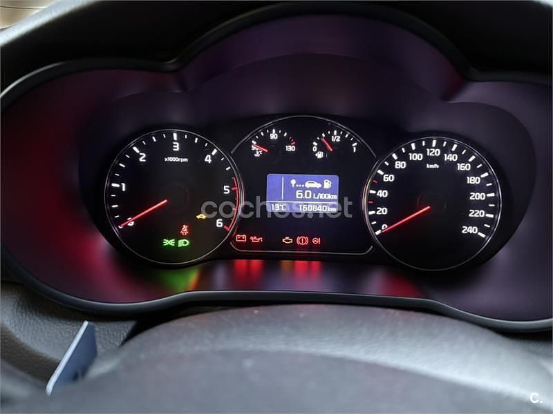 Gris / plata Usado 2014 Kia Carens Monovolumen | 7600 € (Buen precio) - Imagen 1/4