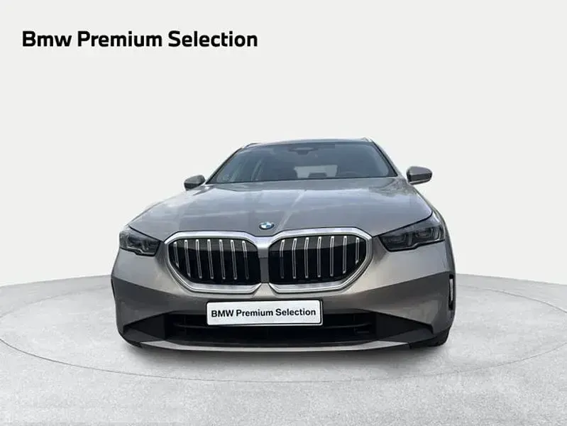 Usado BMW 520 197 CV (144 kW) 2024 Gris / plata Familiar