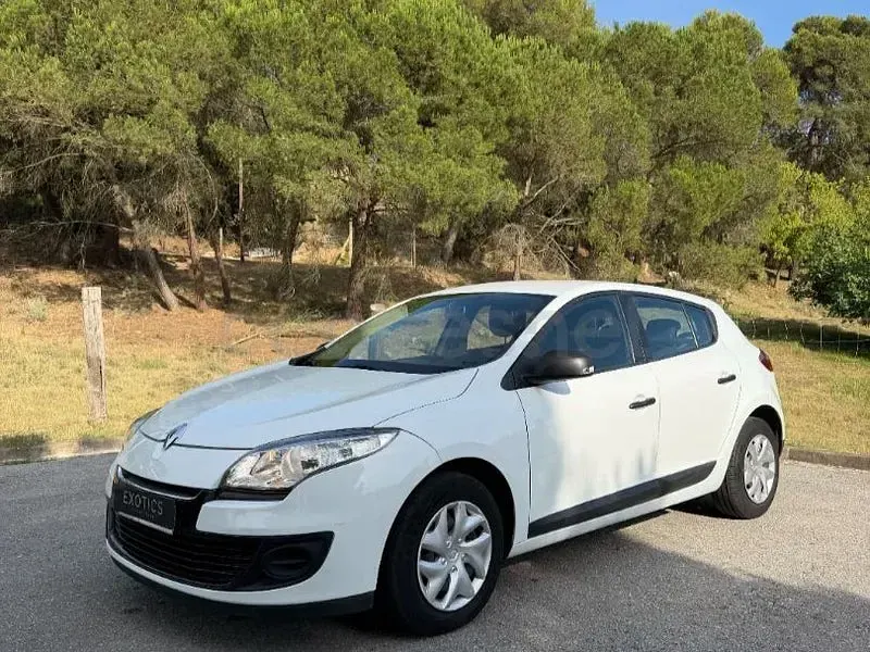Usado Renault Mégane Authentique 100 CV (73 kW) 2013 Blanco Berlina
