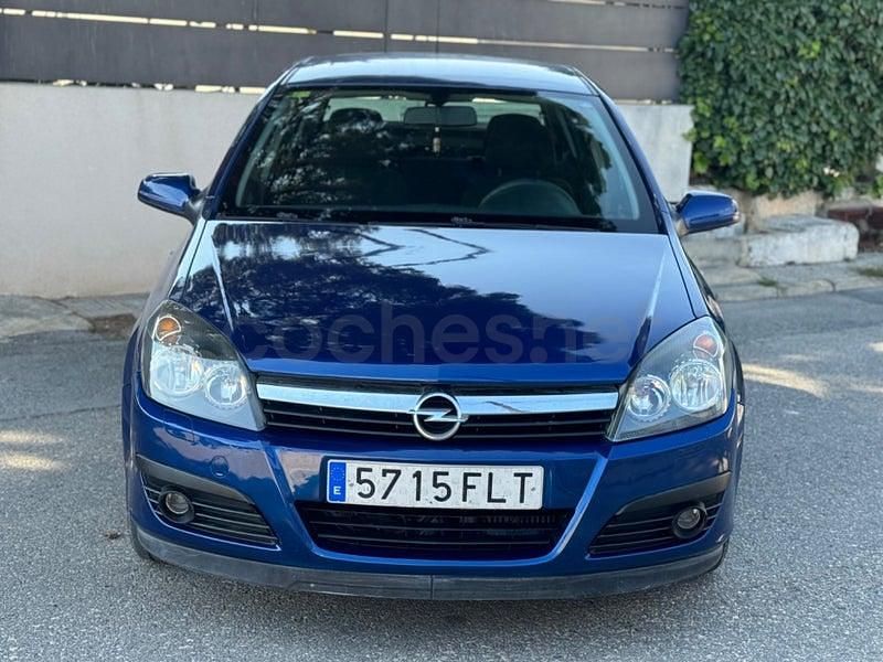 Usado Opel Astra Sport 105 HP (77 kW) 2007 Azul Sedan