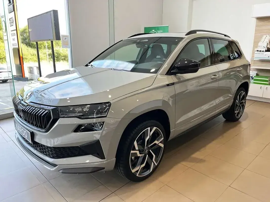 Nuevo Skoda Karoq SportLine 150 CV (110 kW) 2026 Gris SUV