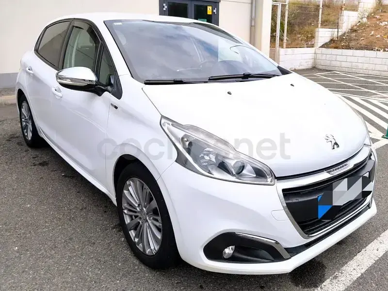 Usado Peugeot 208 Access 82 CV (60 kW) 2017 Blanco Utilitario