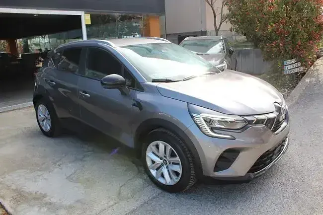 Käytetty Mitsubishi ASX Spirit 100 HP (73 kW) 2023 Harmaa Katumaasturi
