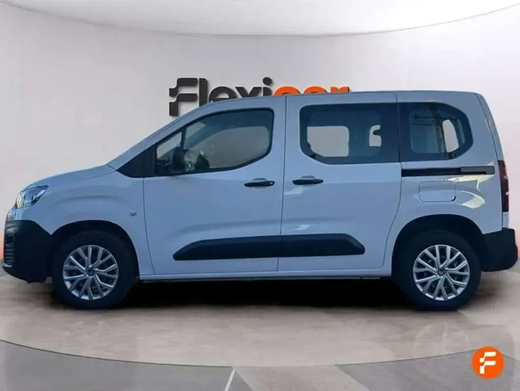 Usado Citroën Berlingo 102 CV (75 kW) 2023 Blanco Monovolumen
