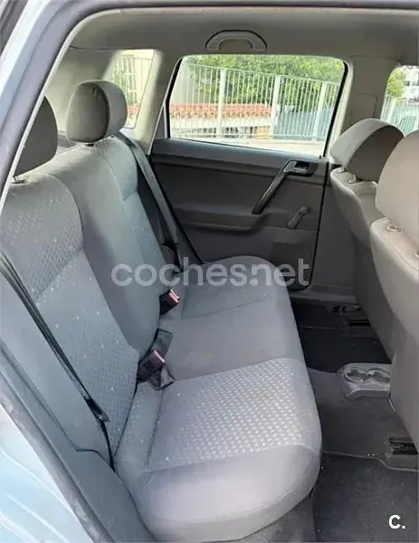 Usado VW Polo Conceptline 55 CV (40 kW) 2003 Blanco Berlina