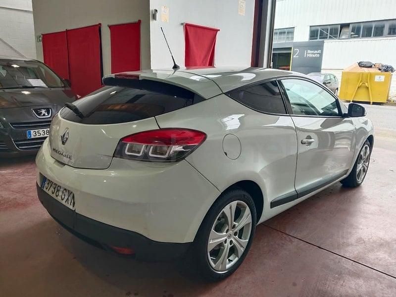 Usado Renault Mégane Dynamique 105 CV (77 kW) 2010 Blanco Berlina