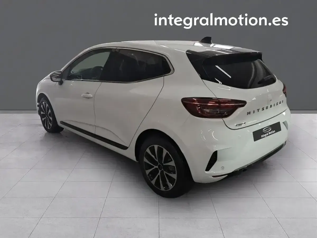 Nuevo Mitsubishi Colt 91 CV (66 kW) 2025 Blanco Utilitario