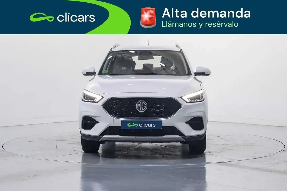 Usado MG ZS Luxury 111 CV (81 kW) 2023 Blanco SUV