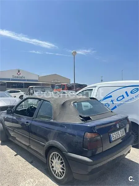 Usado VW Golf Cabriolet 100 CV (73 kW) 1998 Azul Descapotable