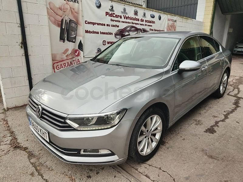 Gris / plata Usado 2018 VW Passat Advance Berlina | 14.900 € (Precio justo) - Imagen 1/4