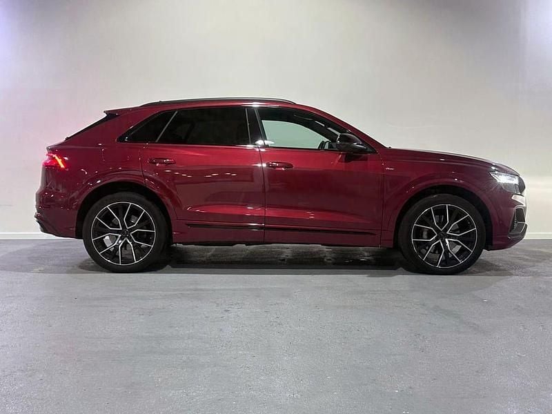 Usado Audi Q8 Ambiente 231 CV (169 kW) 2020 Rojo SUV