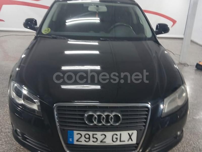 Usado Audi A3 Attraction 140 CV (102 kW) 2009 Negro Utilitario