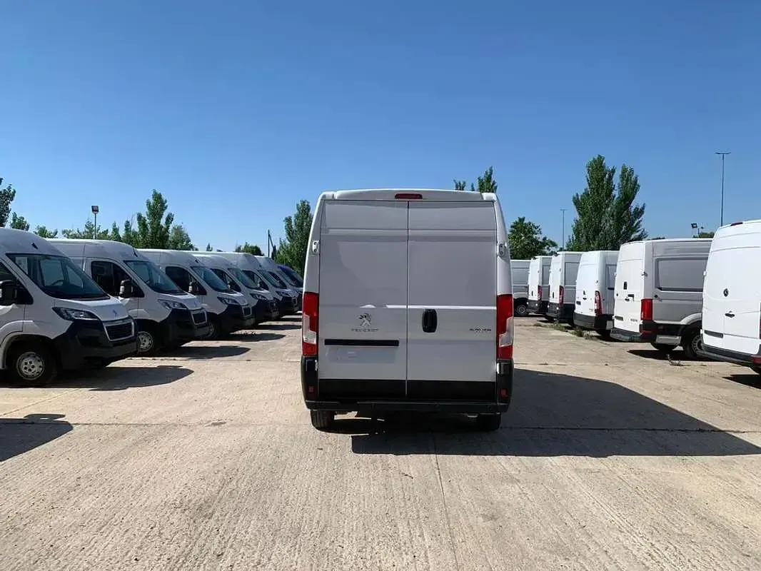 Usado Peugeot Boxer 139 CV (102 kW) 2023 Blanco Van