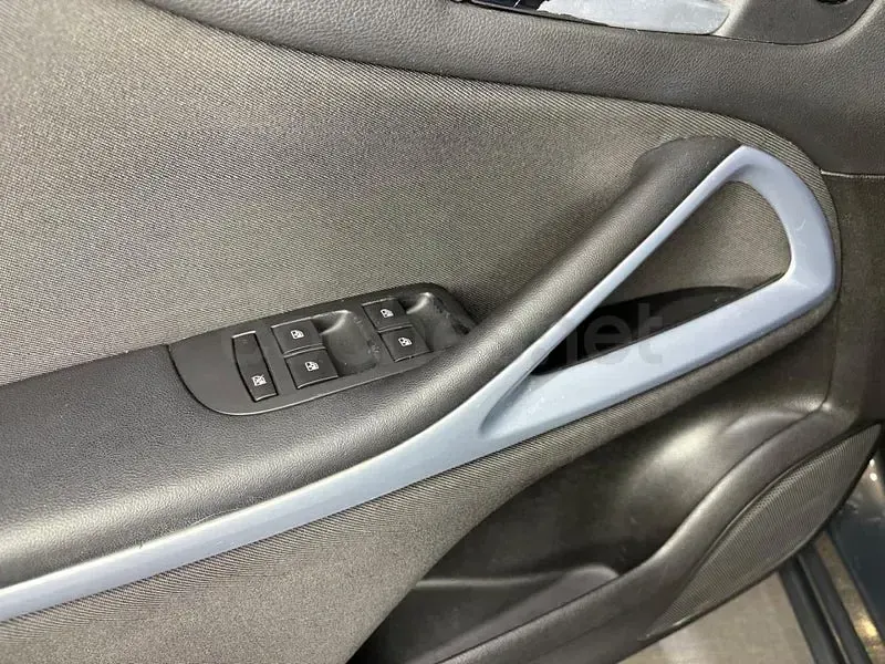 Usado Opel Zafira Tourer Excellence 136 CV (100 kW) 2016 Gris / plata Monovolumen