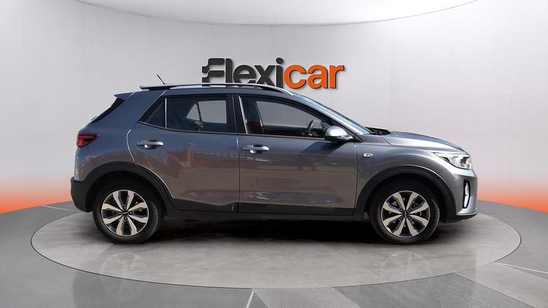 Usado Kia Stonic 84 CV (61 kW) 2024 Gris SUV
