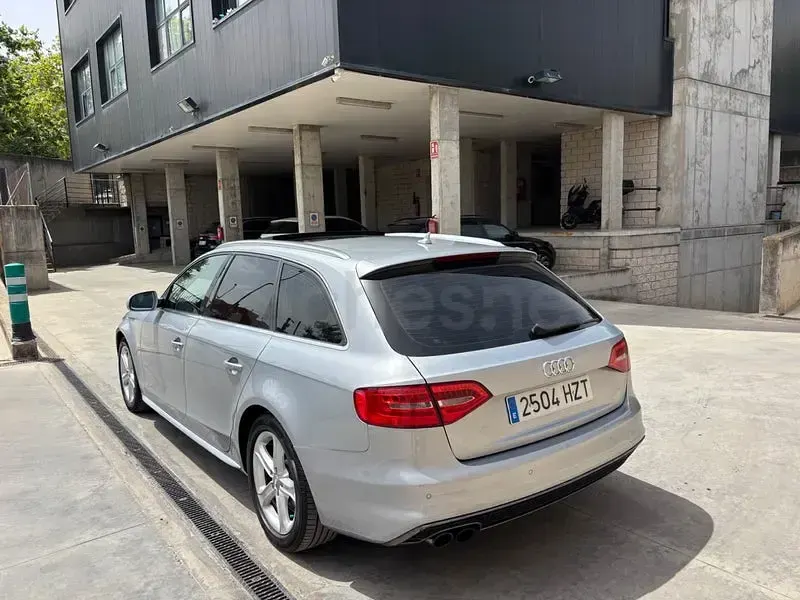 Usado Audi A4 S-Line 190 CV (139 kW) 2014 Gris / plata Familiar
