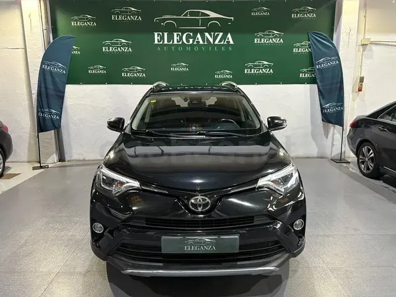 Usado Toyota RAV4 Executive 143 CV (105 kW) 2017 Negro SUV