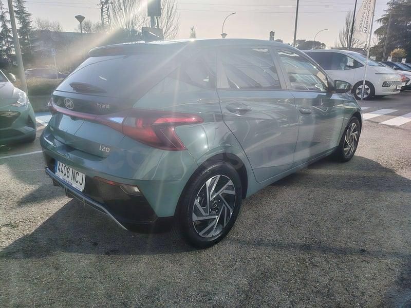 Usado Hyundai i20 100 CV (73 kW) 2025 Verde Utilitario