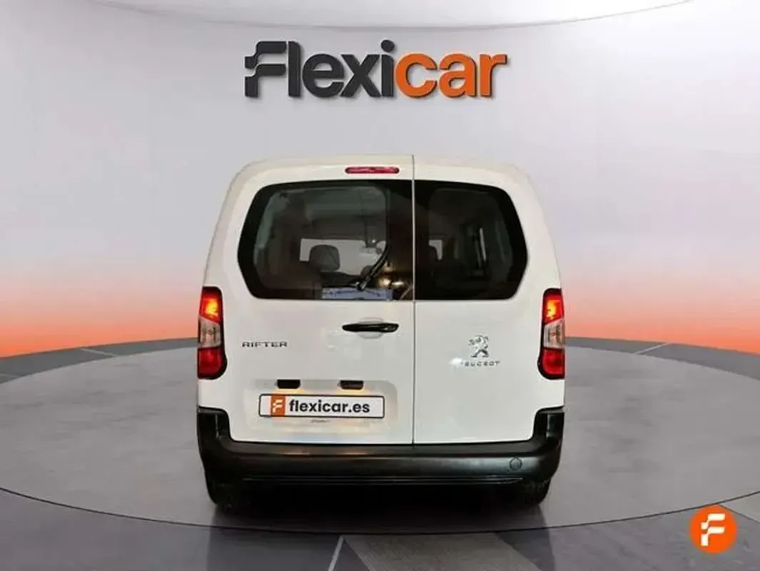 Usado Peugeot Rifter Access 101 CV (74 kW) 2020 Blanco Monovolumen