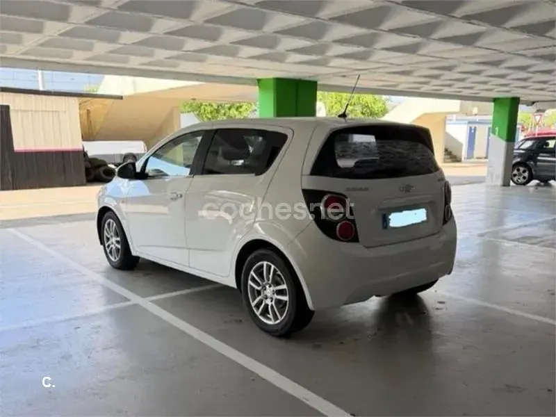 Usado Chevrolet Aveo LTZ 95 CV (69 kW) 2012 Blanco Berlina